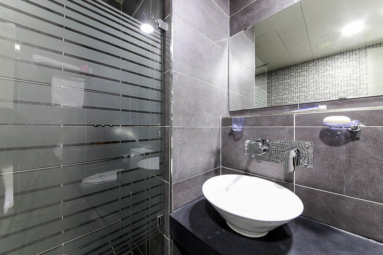 White Hotel Suwon Esterno foto