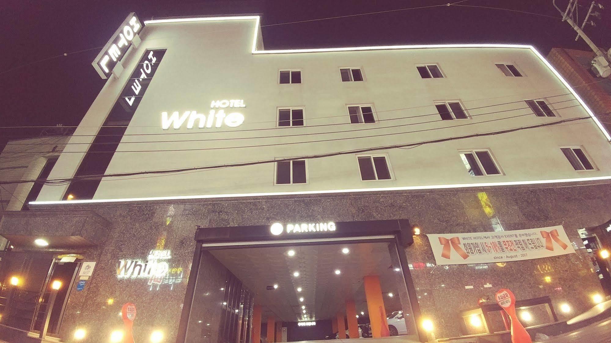 White Hotel Suwon Esterno foto