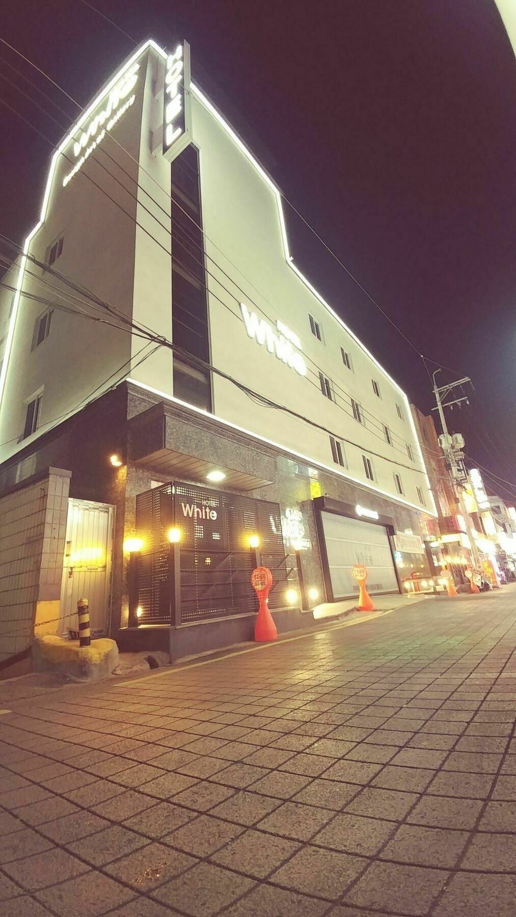 White Hotel Suwon Esterno foto